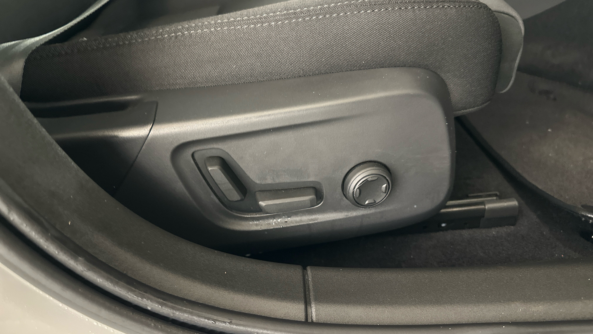 4020802 300kW 78kWh Long Range DM Pilot/Plus 5dr 4WD Auto