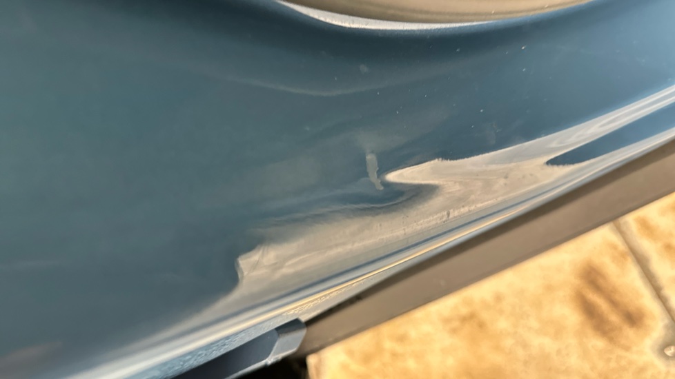 VOLVO XC40 scratch & dent