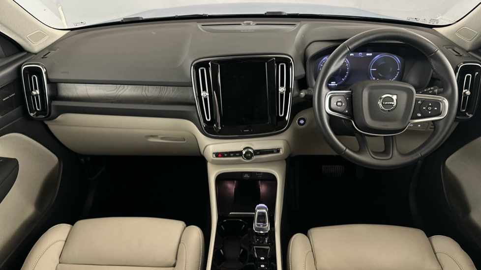 VOLVO XC40 Image 11