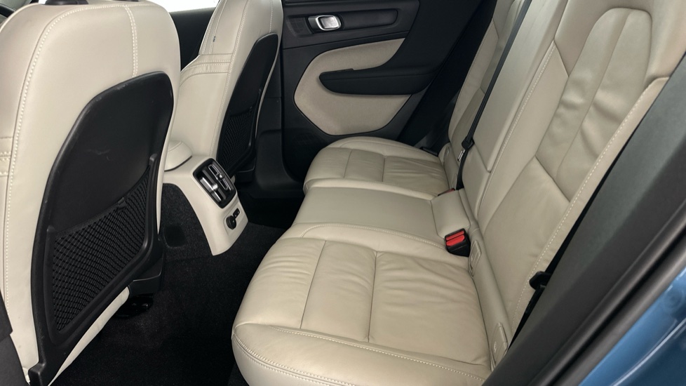 VOLVO XC40 Image 14