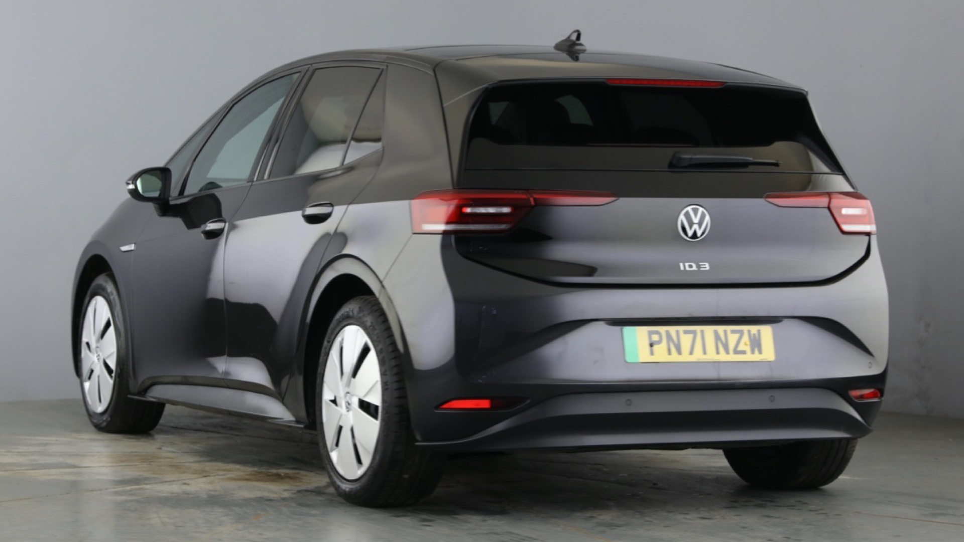 4027749 107KW Family Pro 58kWh 5dr Auto