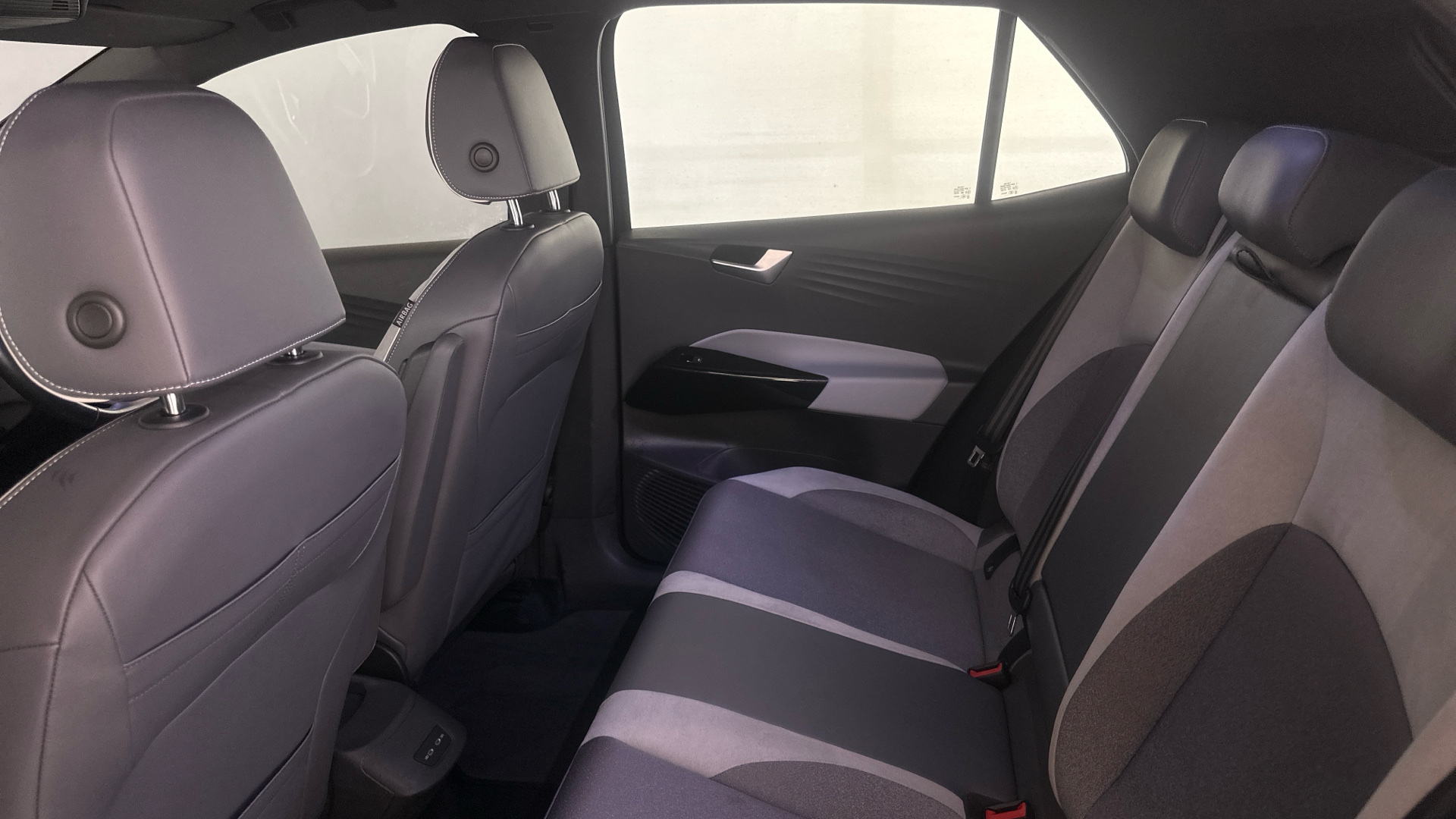 4027749 107KW Family Pro 58kWh 5dr Auto