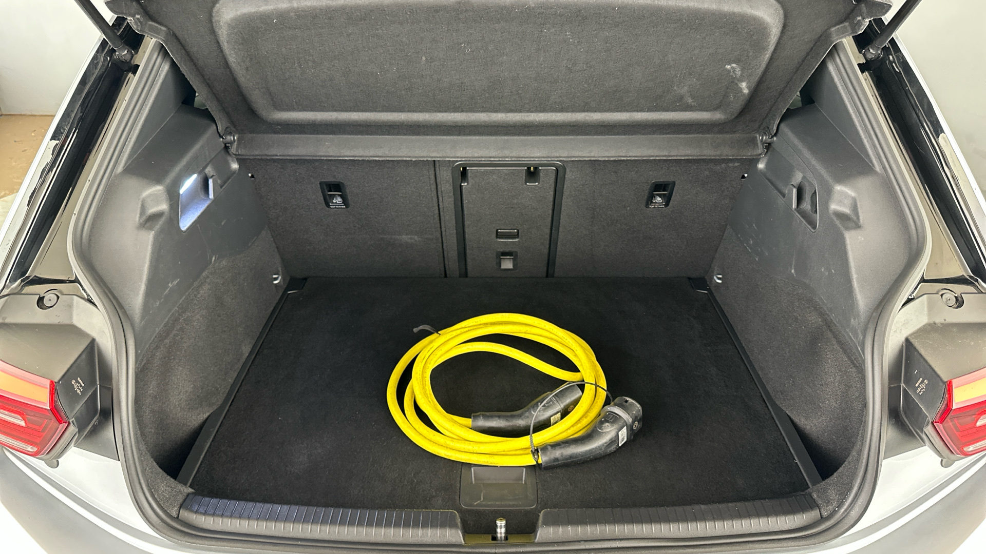 4020737 150kW Family Pro Performance 58kWh 5dr Auto