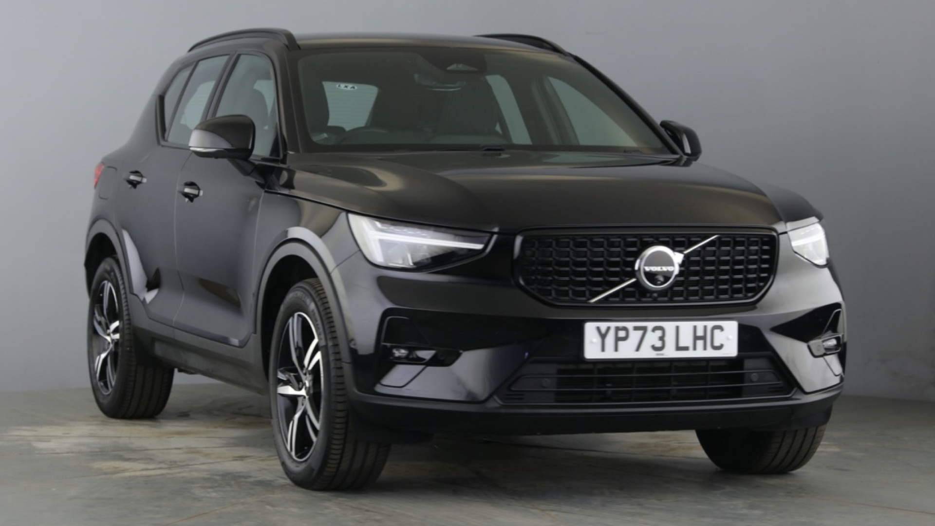 4049538 2.0 B3P Plus Dark 5dr Auto