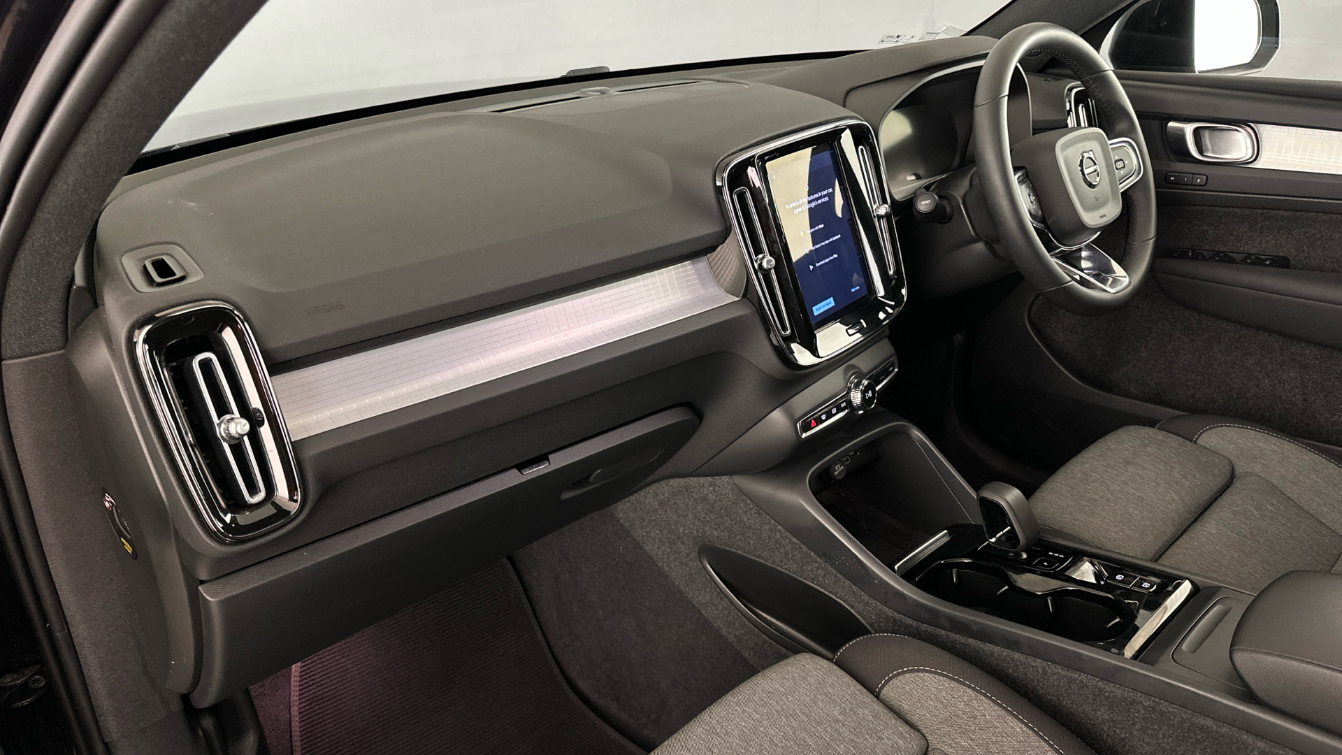 4049538 2.0 B3P Plus Dark 5dr Auto