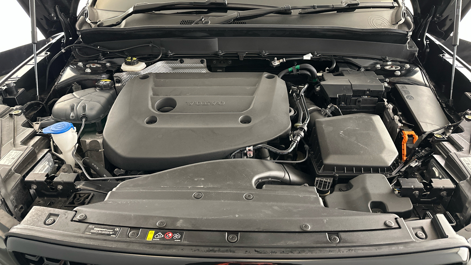 4049538 2.0 B3P Plus Dark 5dr Auto