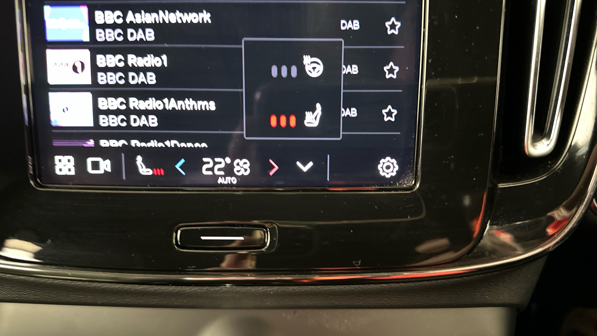 4049538 2.0 B3P Plus Dark 5dr Auto