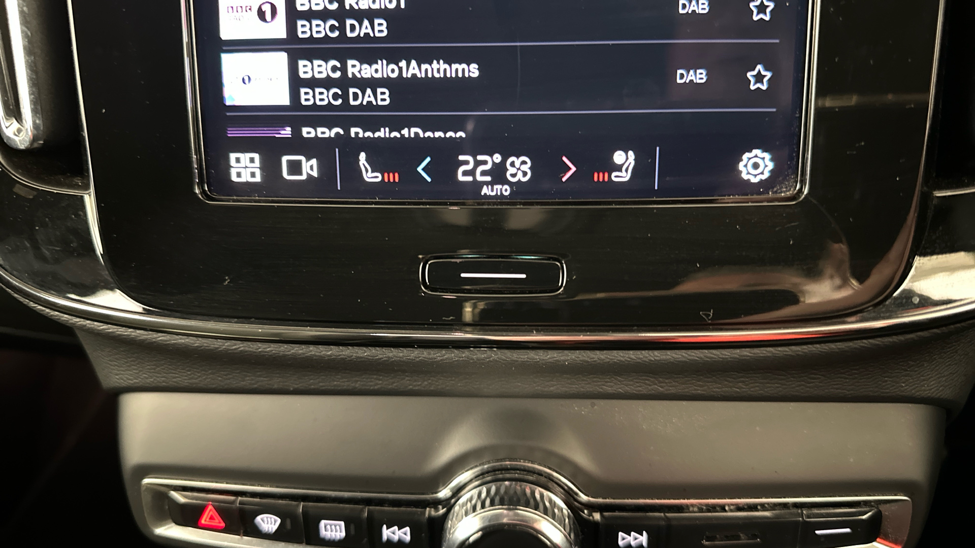 4049538 2.0 B3P Plus Dark 5dr Auto