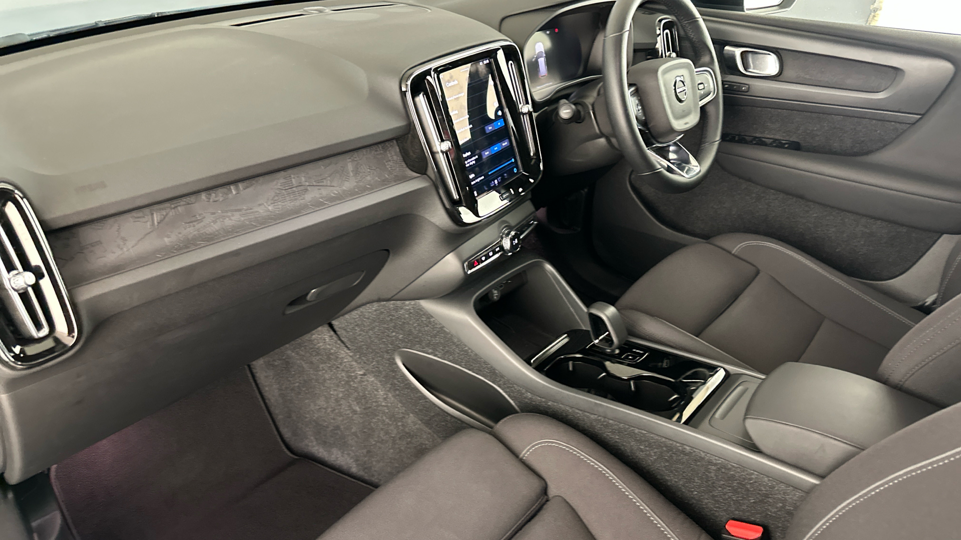 4020726 170kW Recharge Plus 69kWh 5dr Auto