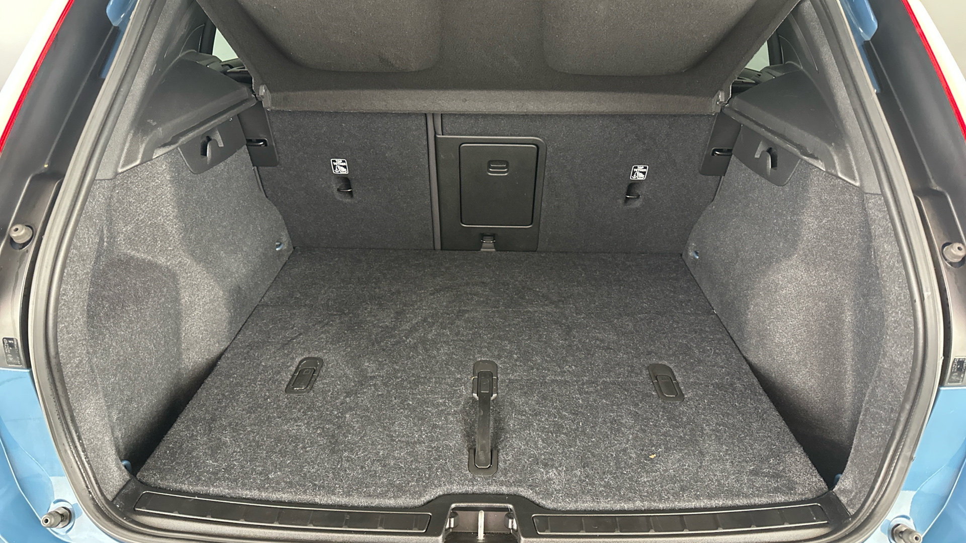 4020726 170kW Recharge Plus 69kWh 5dr Auto