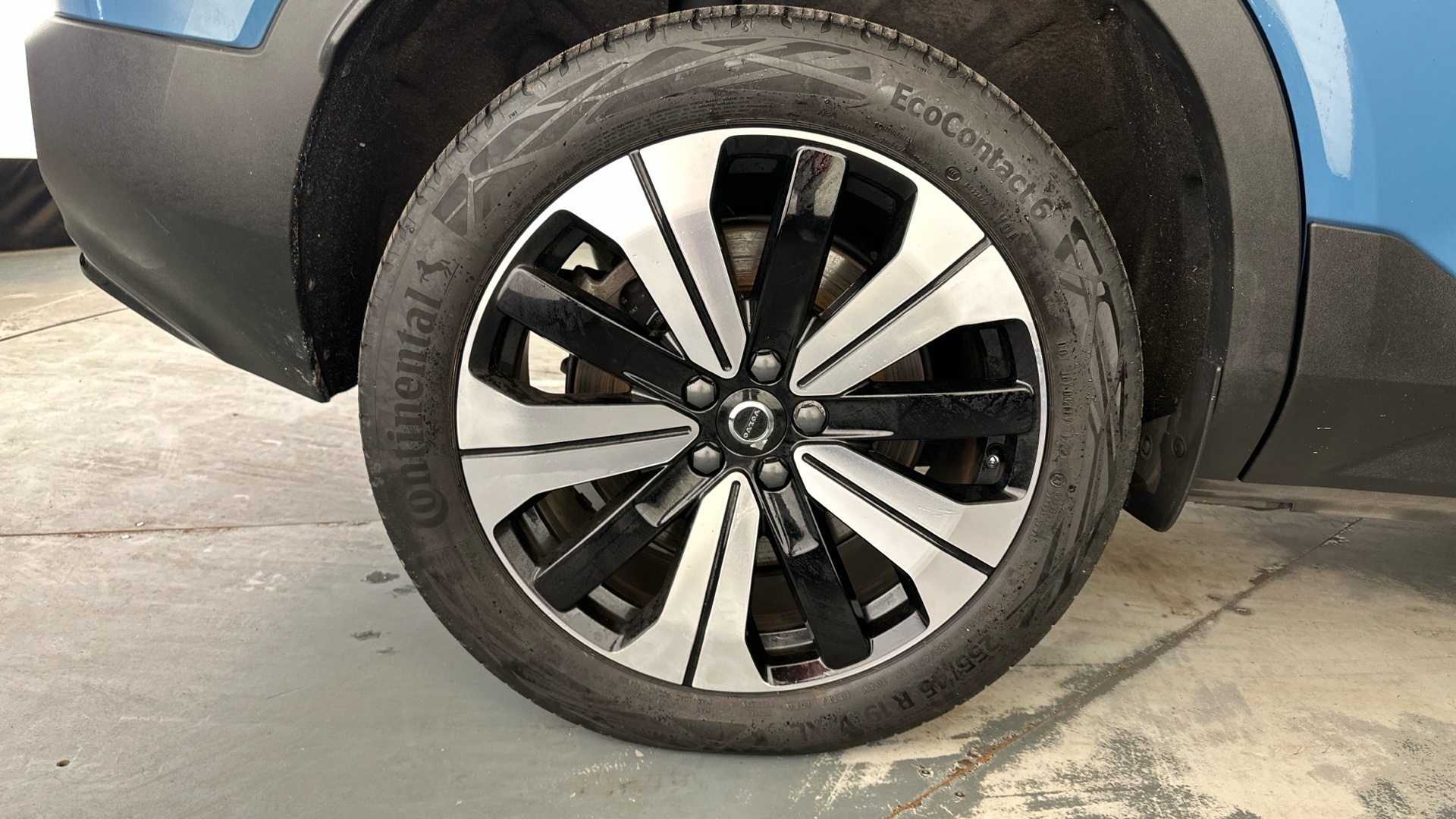 4020726 170kW Recharge Plus 69kWh 5dr Auto