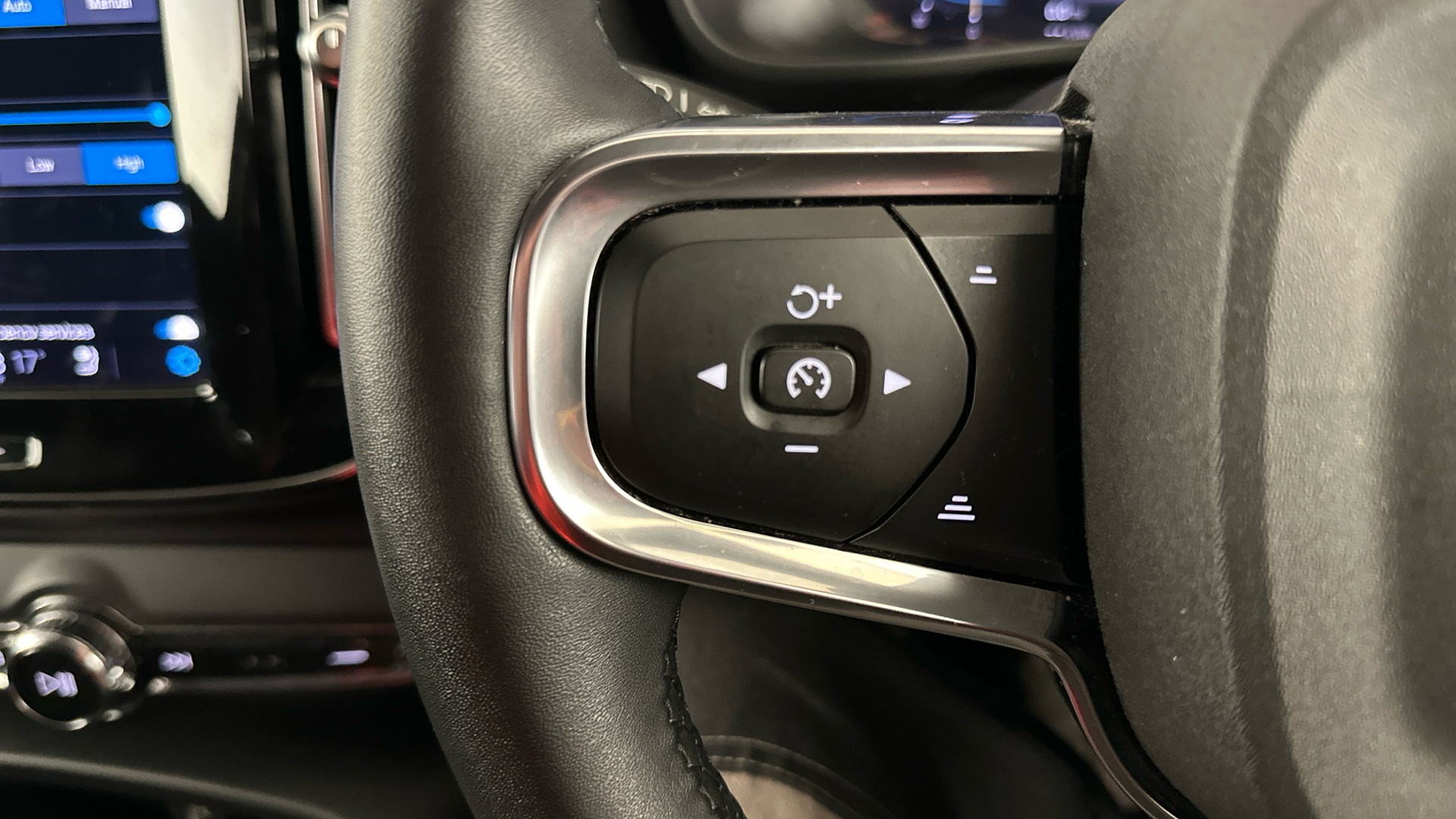 4020726 170kW Recharge Plus 69kWh 5dr Auto