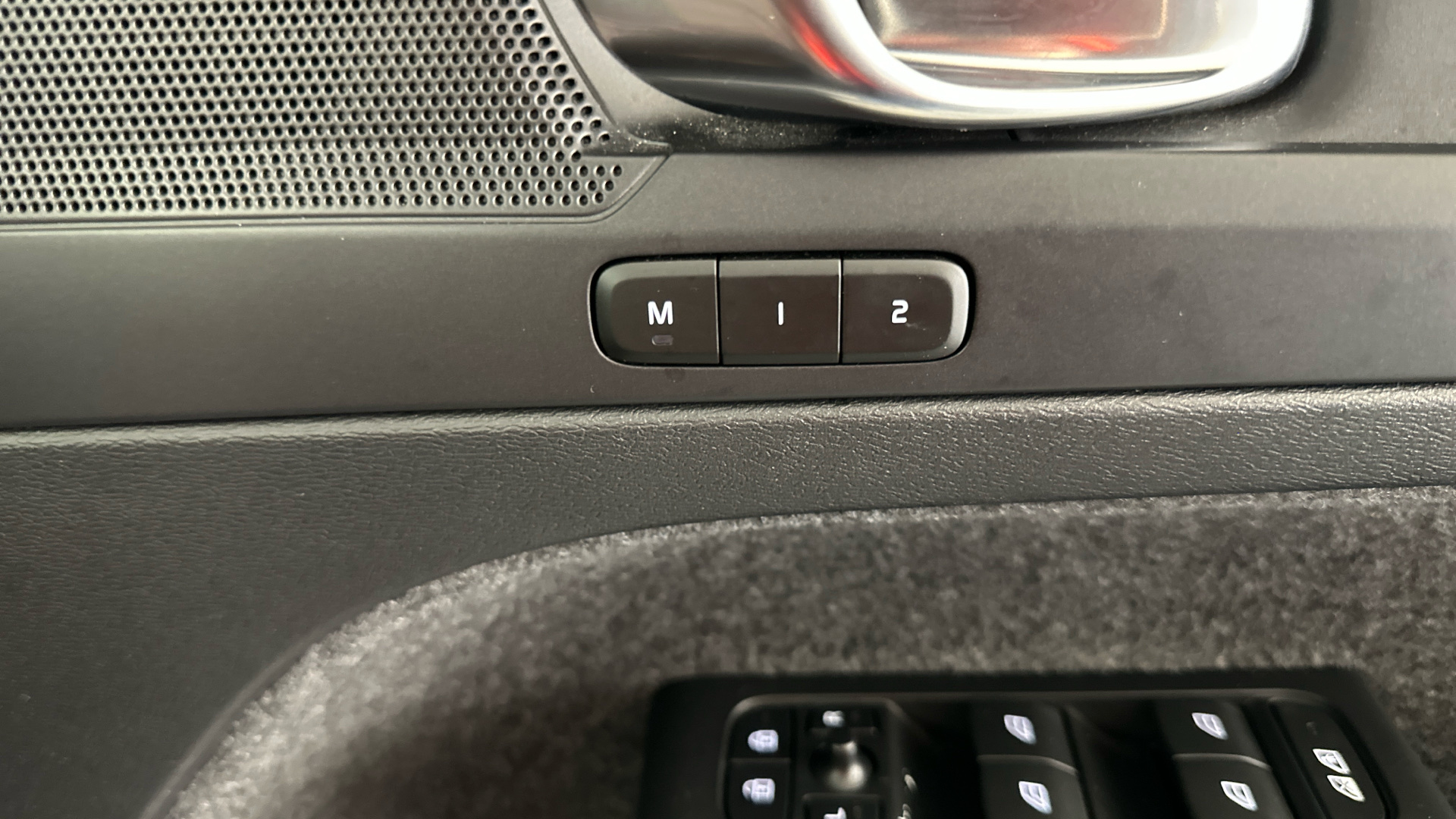 4020726 170kW Recharge Plus 69kWh 5dr Auto