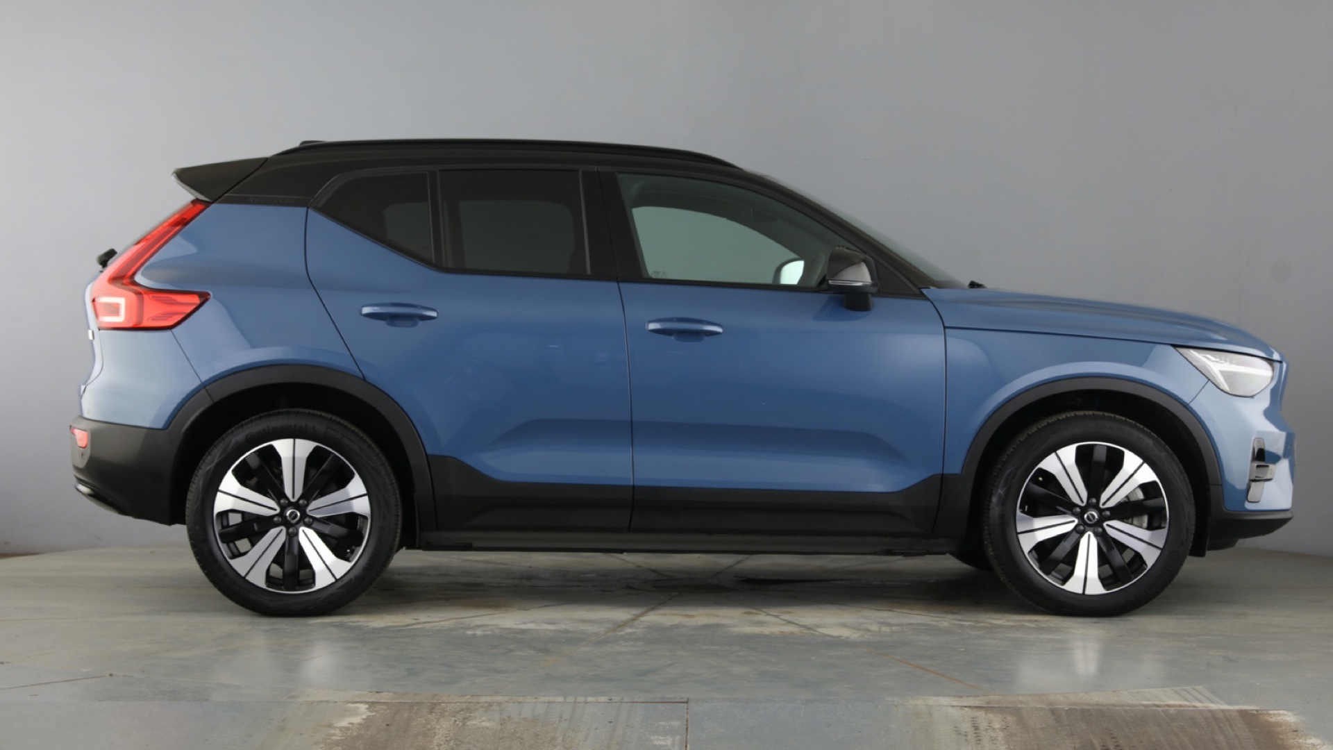 4020926 170kW Recharge Plus 69kWh 5dr Auto