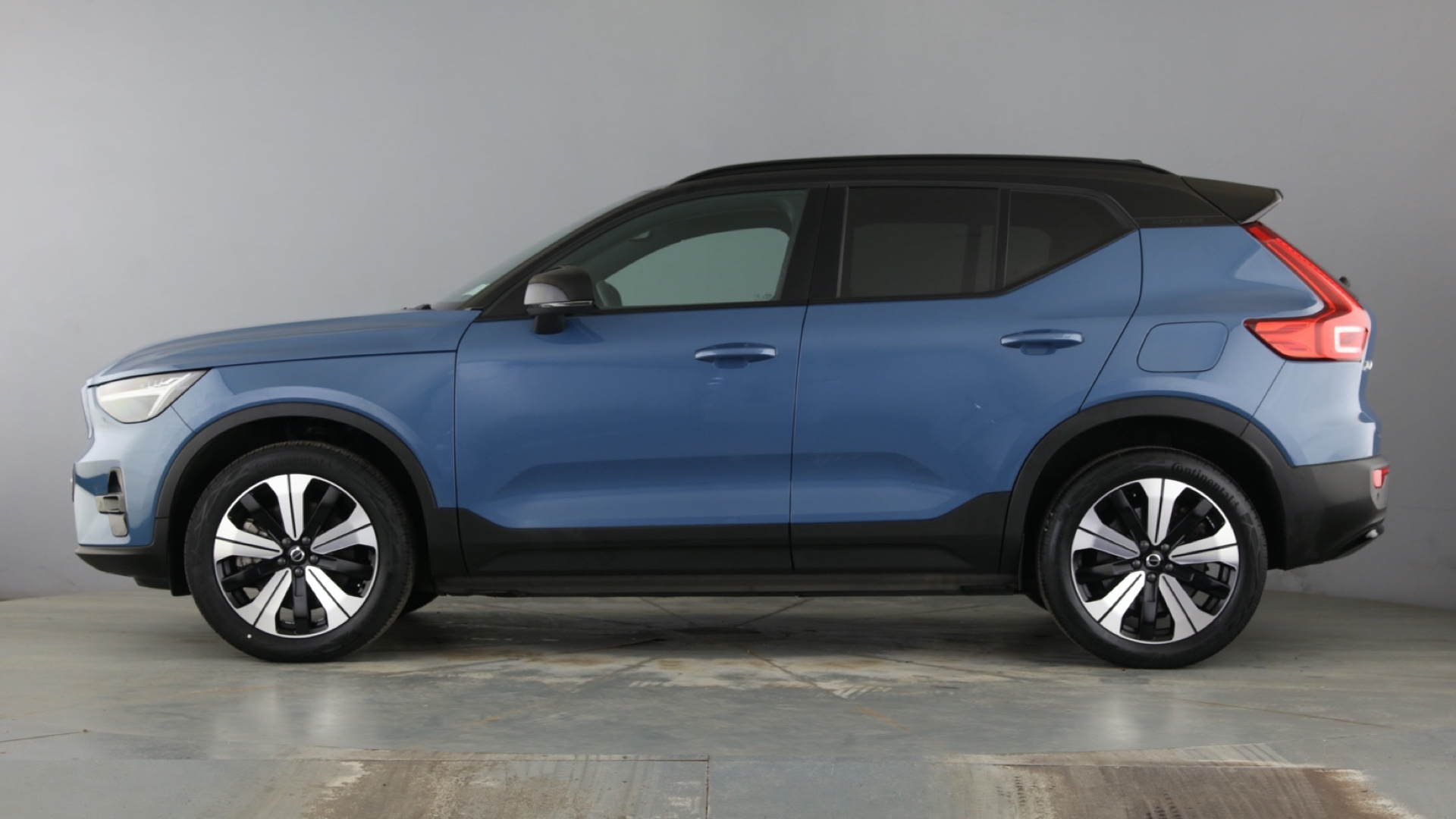 4020926 170kW Recharge Plus 69kWh 5dr Auto