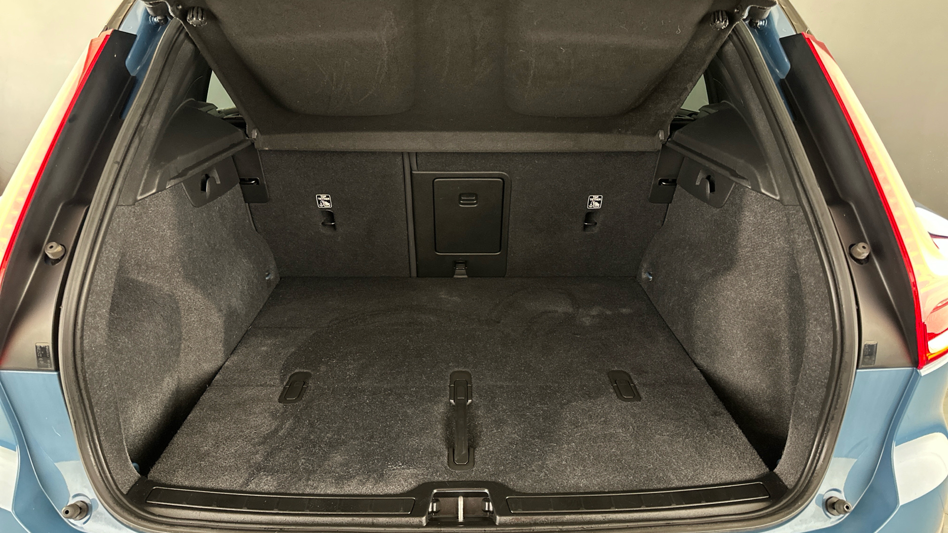 4020926 170kW Recharge Plus 69kWh 5dr Auto