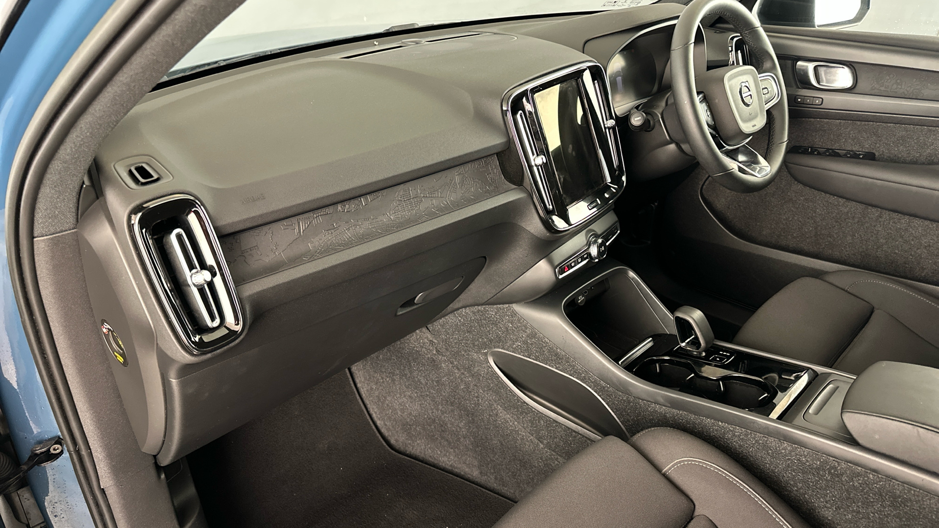 4020718 170kW Recharge Plus 69kWh 5dr Auto