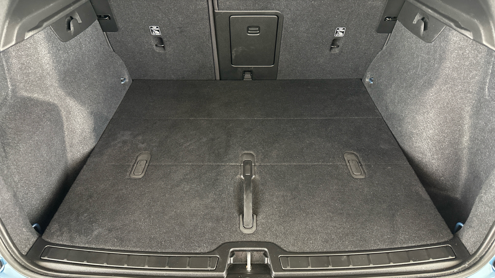 4020718 170kW Recharge Plus 69kWh 5dr Auto