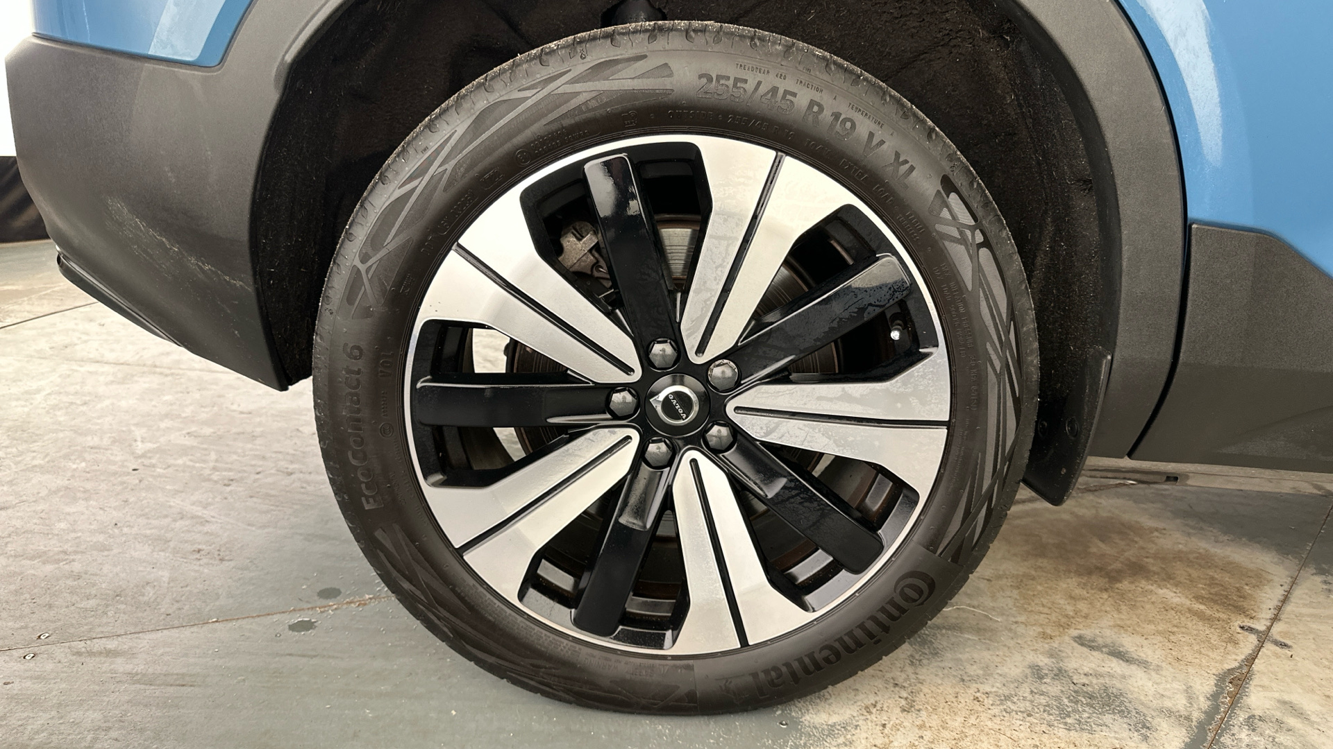 4020718 170kW Recharge Plus 69kWh 5dr Auto