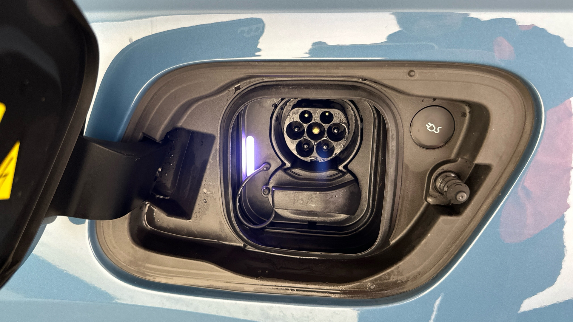 4020718 170kW Recharge Plus 69kWh 5dr Auto