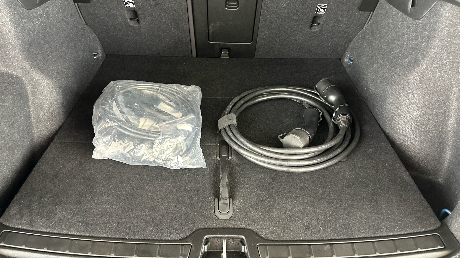 4020718 170kW Recharge Plus 69kWh 5dr Auto