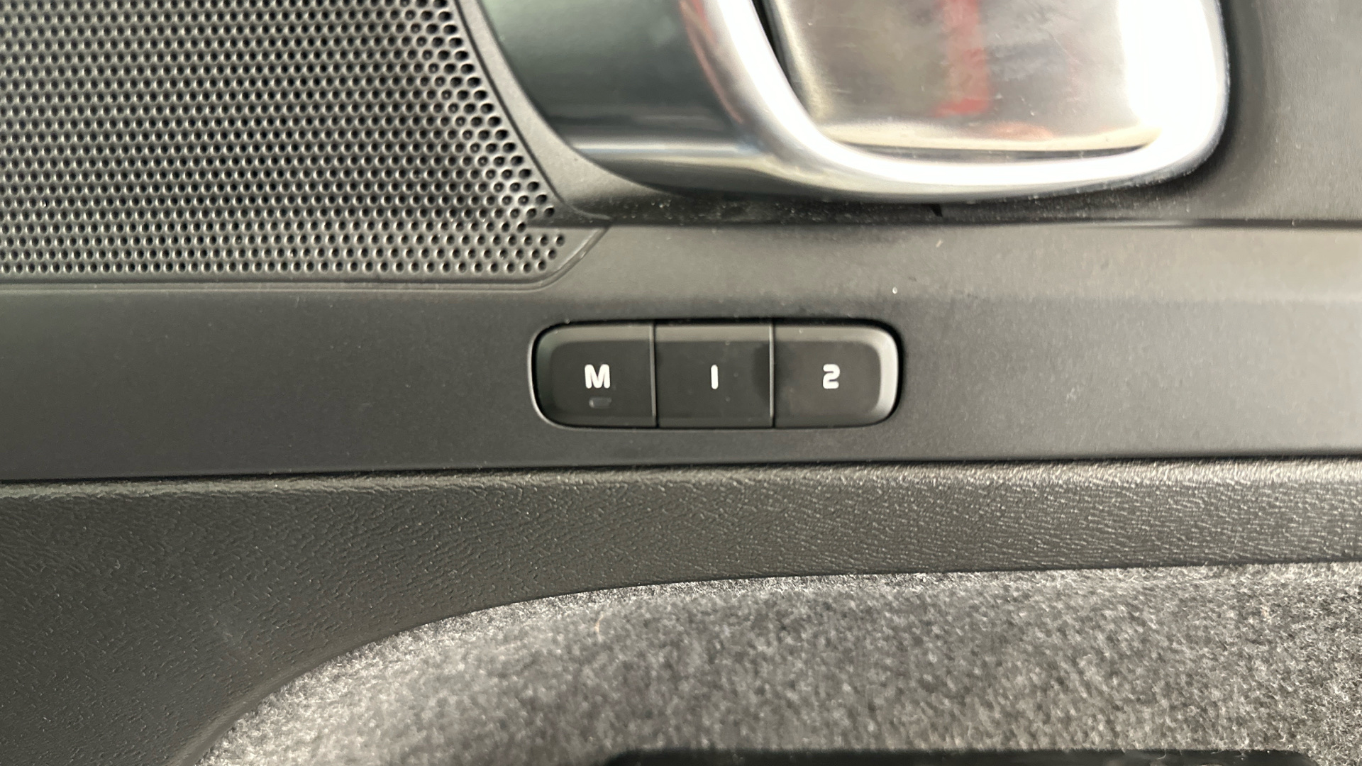 4020718 170kW Recharge Plus 69kWh 5dr Auto