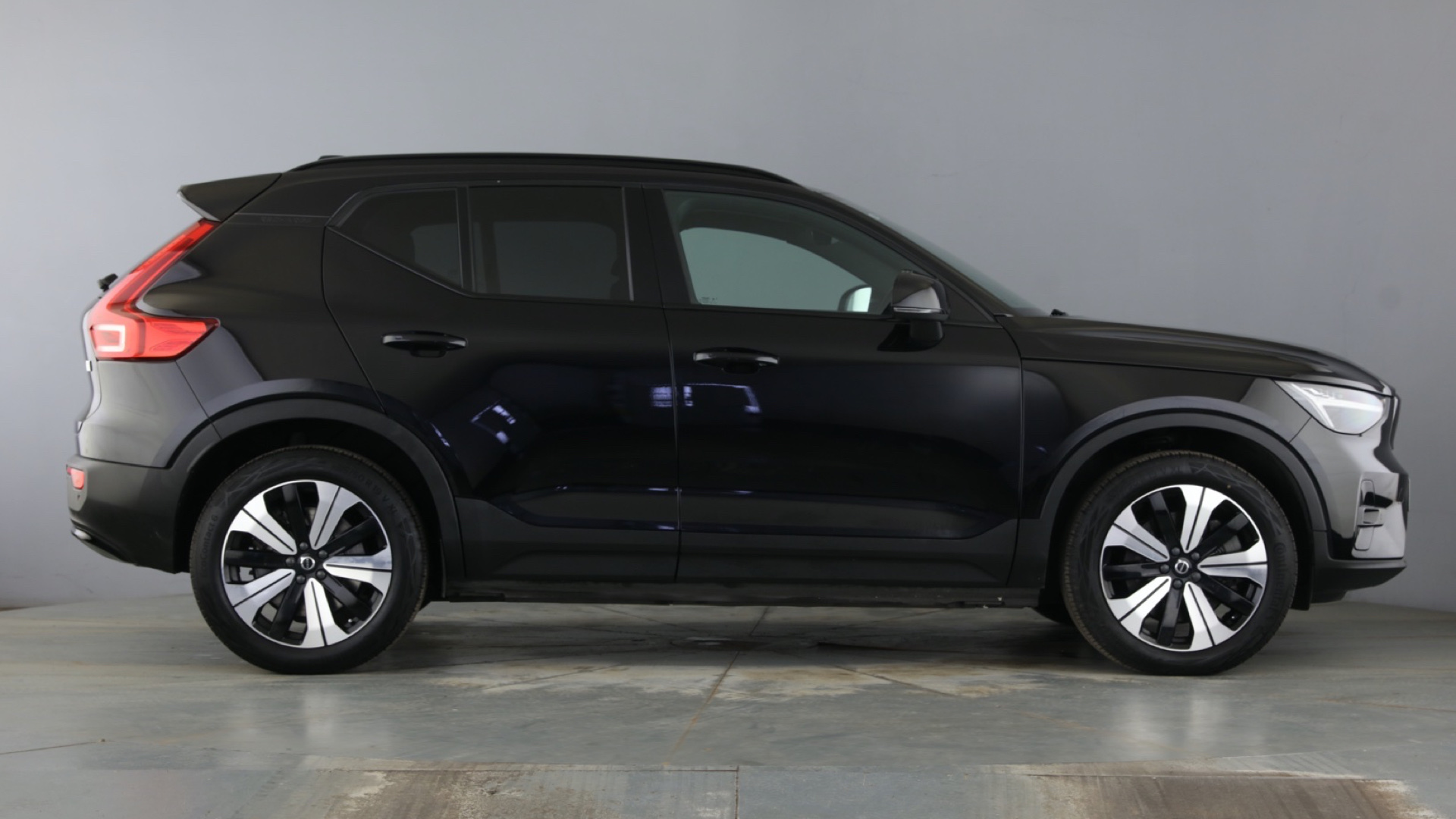 4021002 170kW Recharge Plus 69kWh 5dr Auto