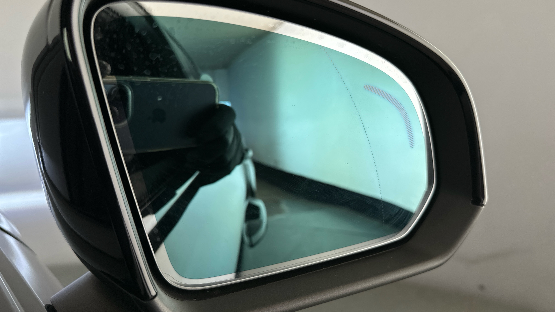 4021002 170kW Recharge Plus 69kWh 5dr Auto