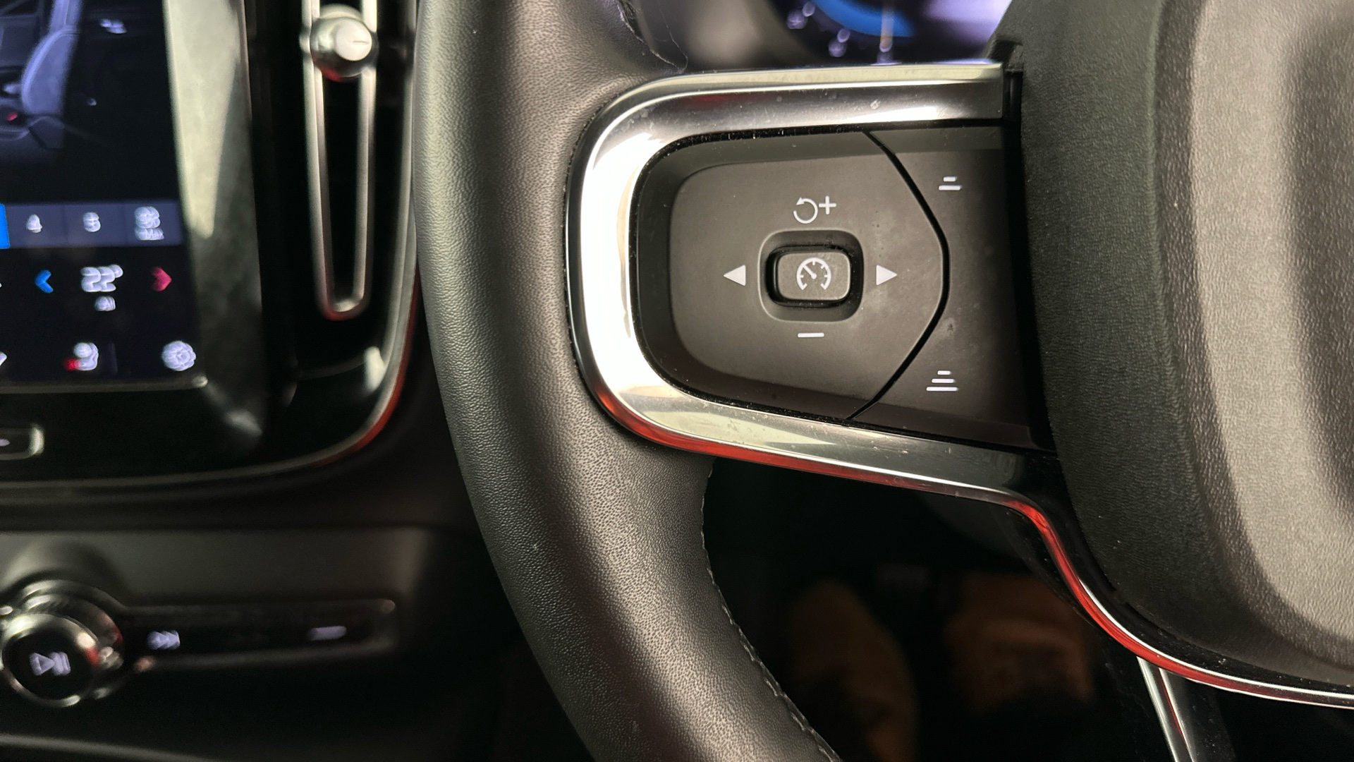 4021002 170kW Recharge Plus 69kWh 5dr Auto