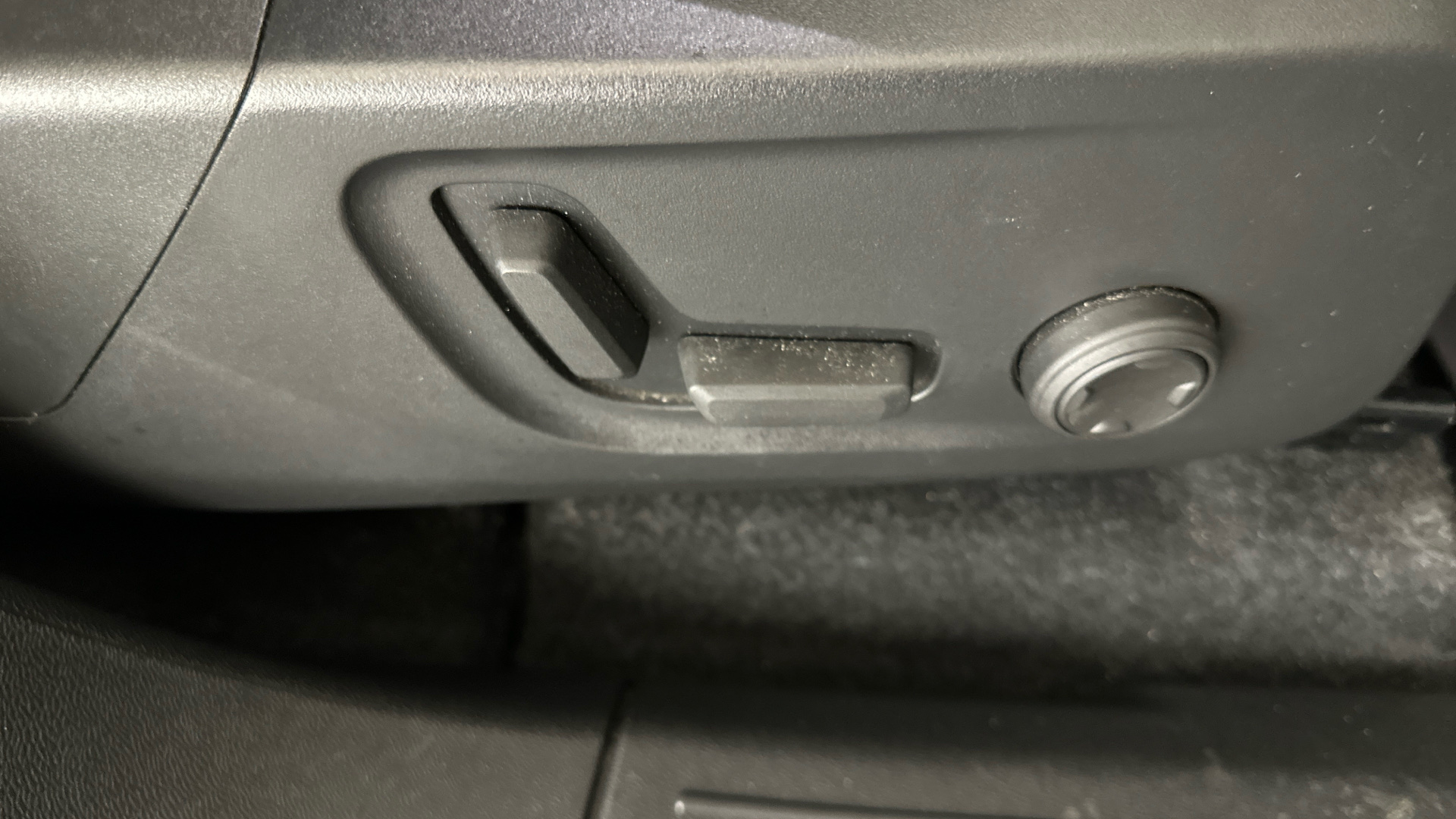 4021002 170kW Recharge Plus 69kWh 5dr Auto