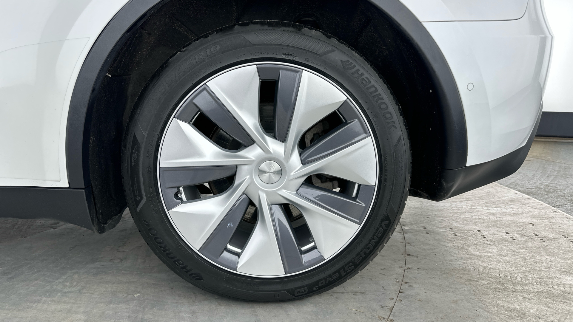 4027555 Long Range AWD 5dr Auto