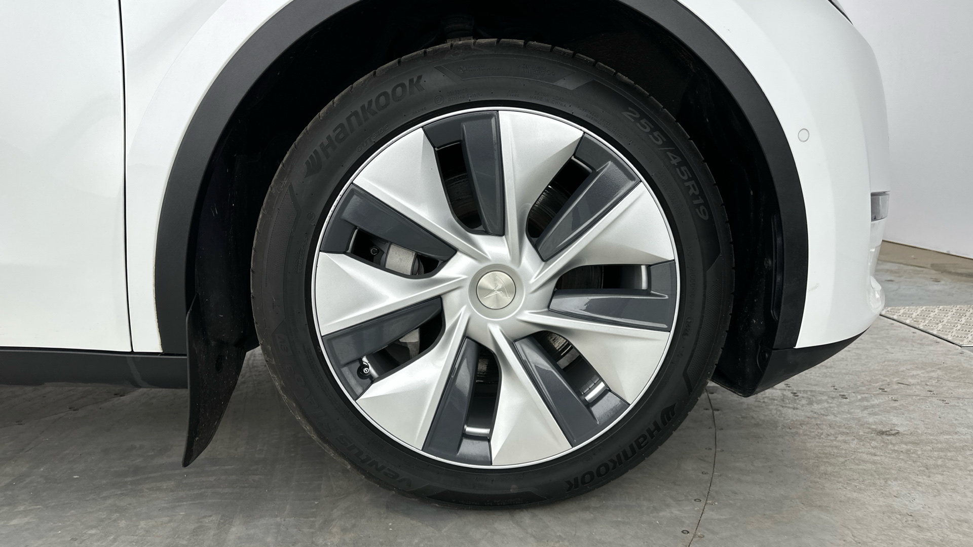 4027555 Long Range AWD 5dr Auto