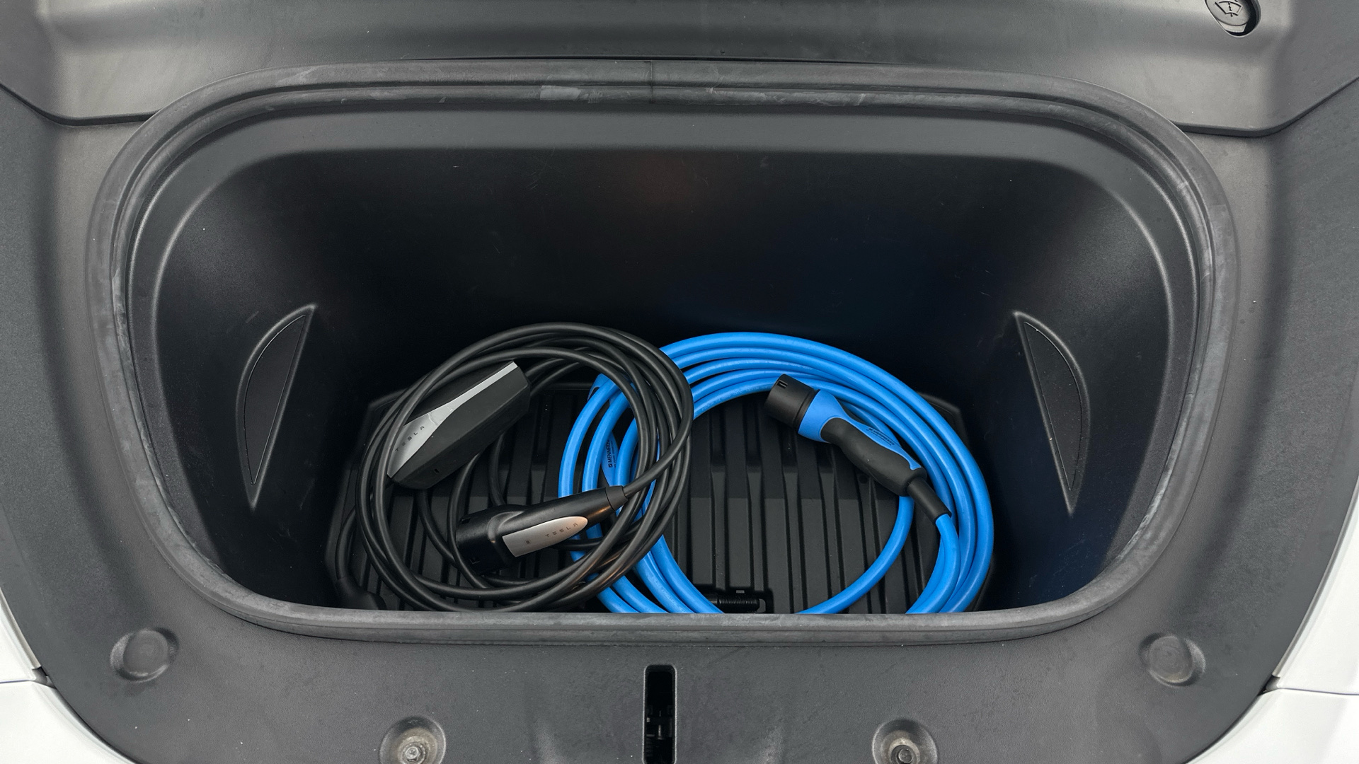 4027555 Long Range AWD 5dr Auto