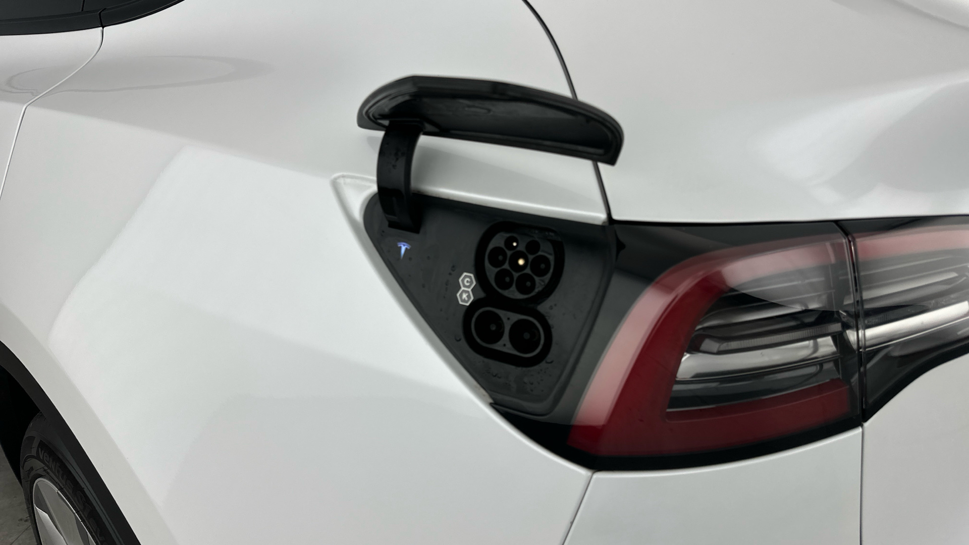 4020875 Long Range AWD 5dr Auto