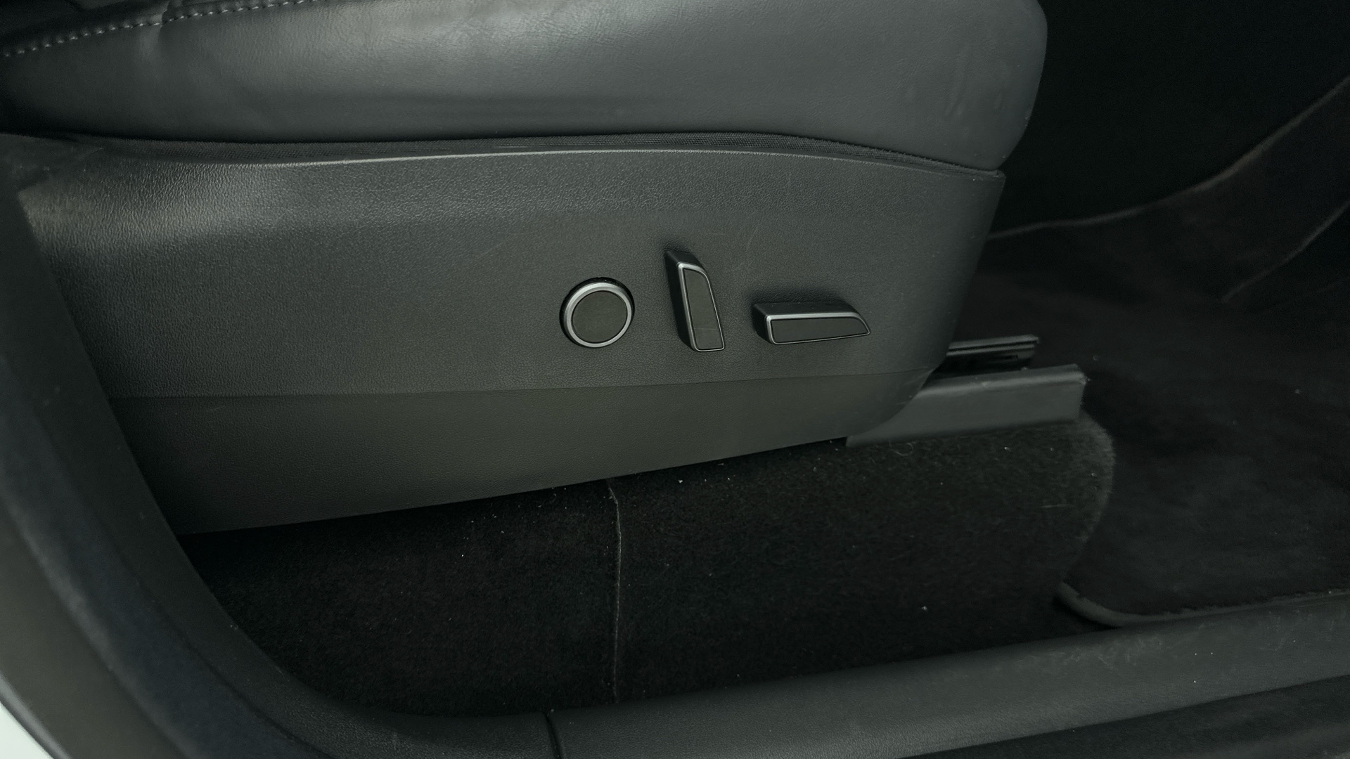 4020875 Long Range AWD 5dr Auto