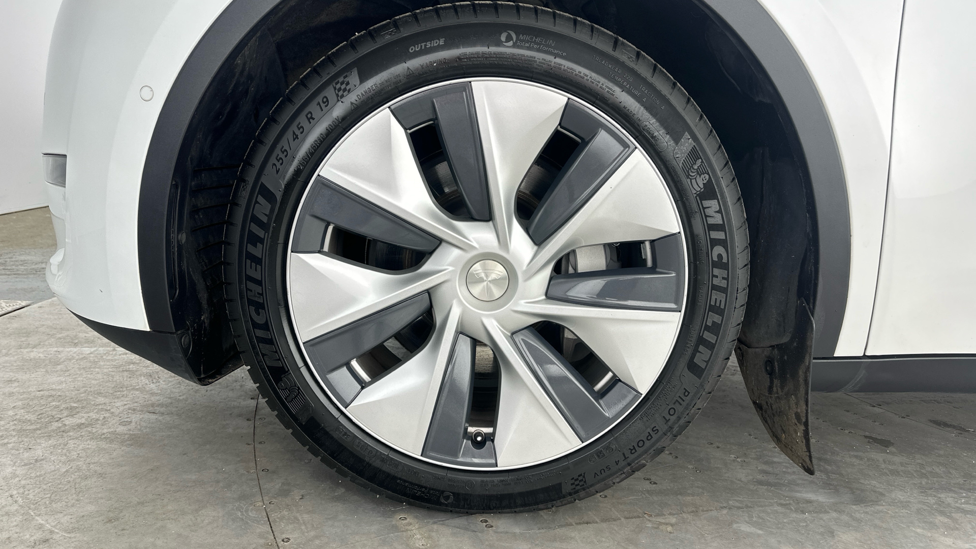 4027575 Long Range AWD 5dr Auto