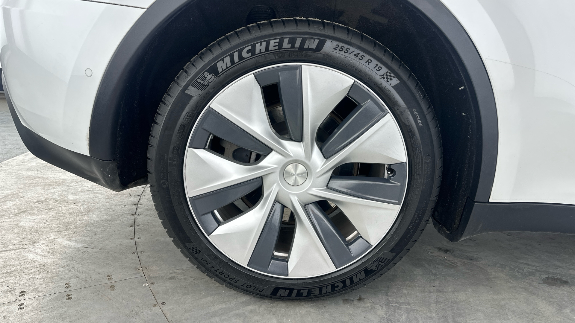 4027575 Long Range AWD 5dr Auto