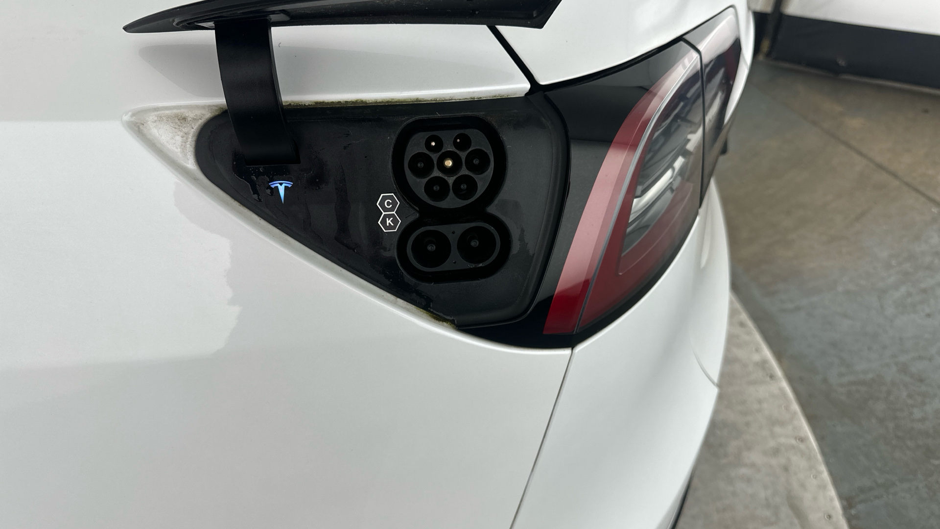 4027575 Long Range AWD 5dr Auto