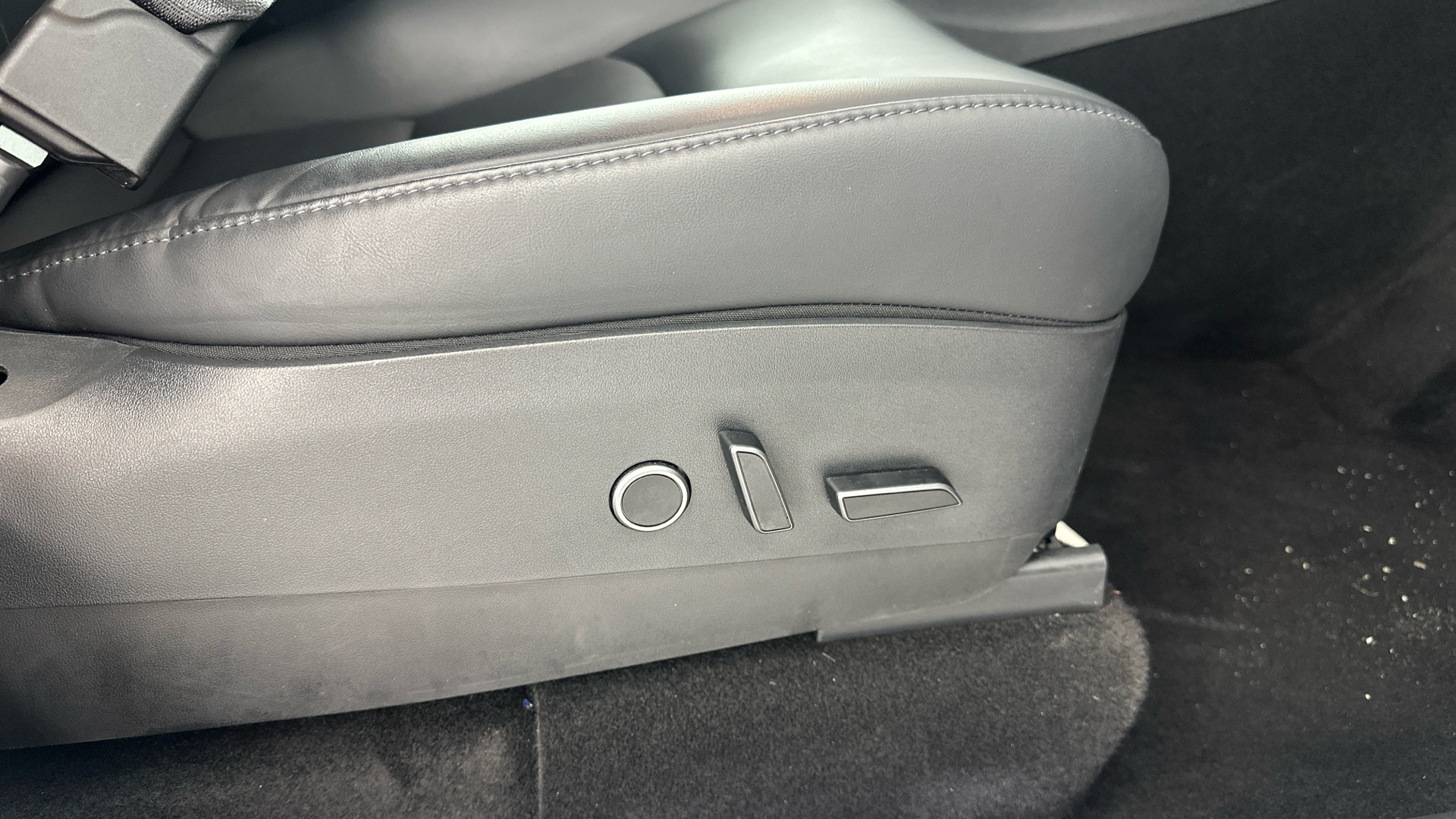 4027575 Long Range AWD 5dr Auto