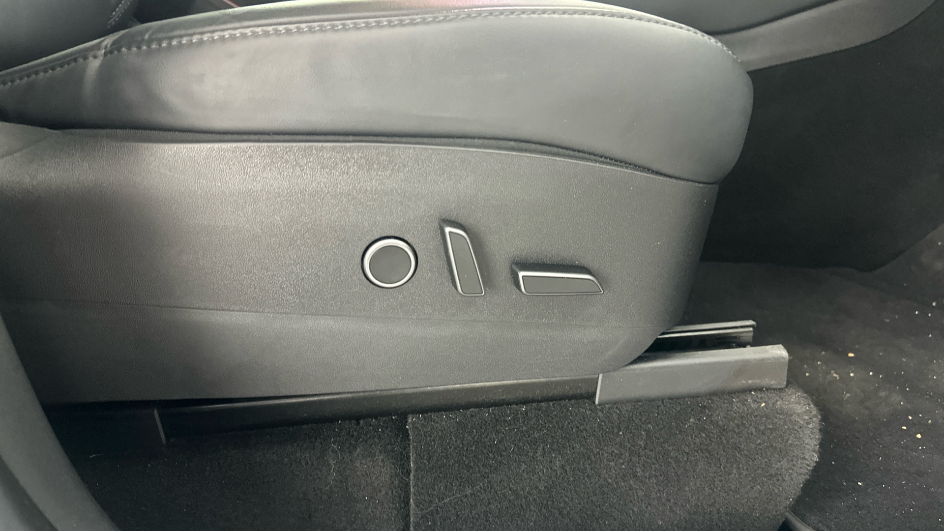 4020833 Long Range AWD 5dr Auto