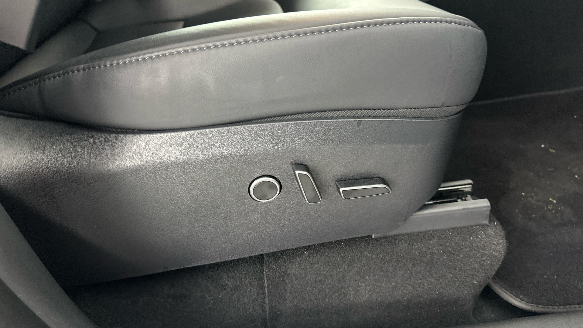 4027683 Long Range AWD 5dr Auto