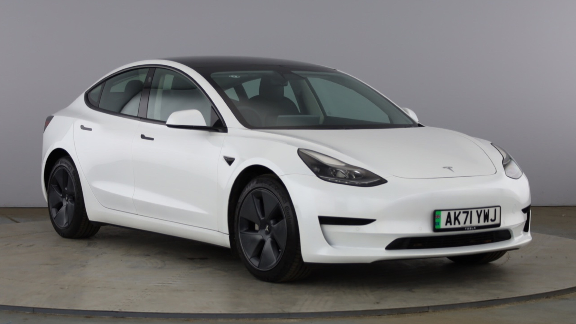 4058355 Standard Plus 4dr Auto