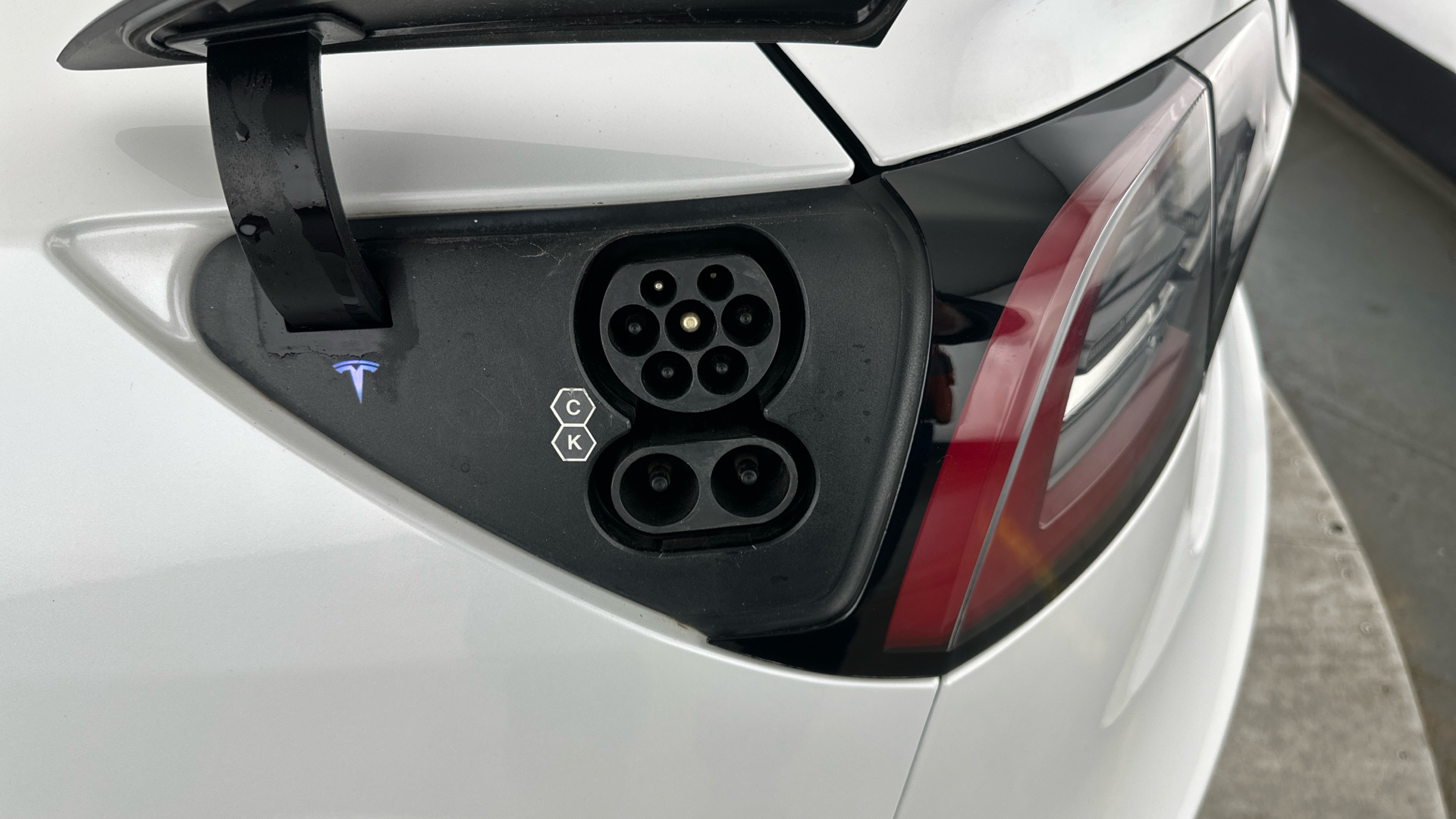 4058355 Standard Plus 4dr Auto