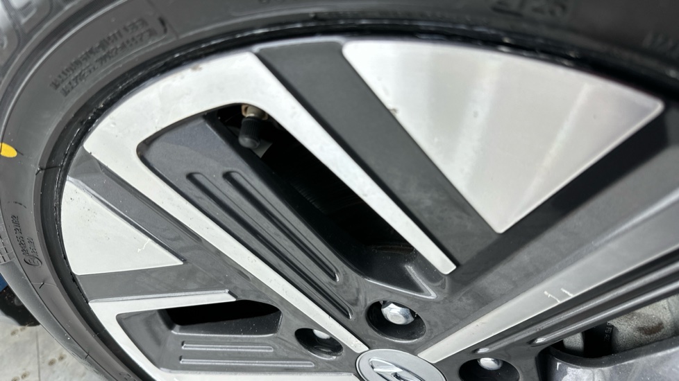 HYUNDAI KONA scratch