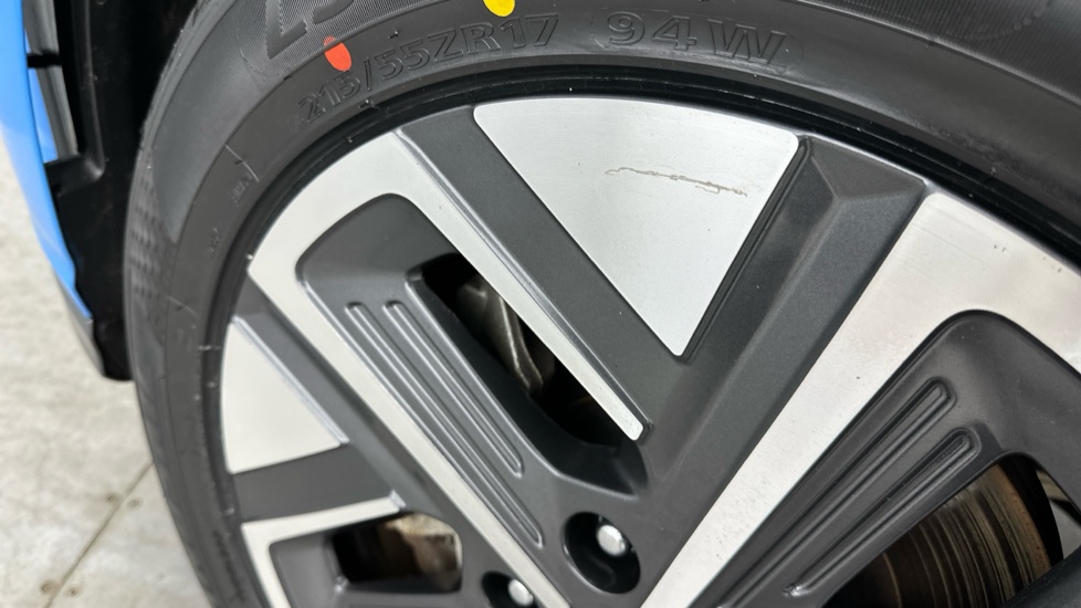 HYUNDAI KONA scratch