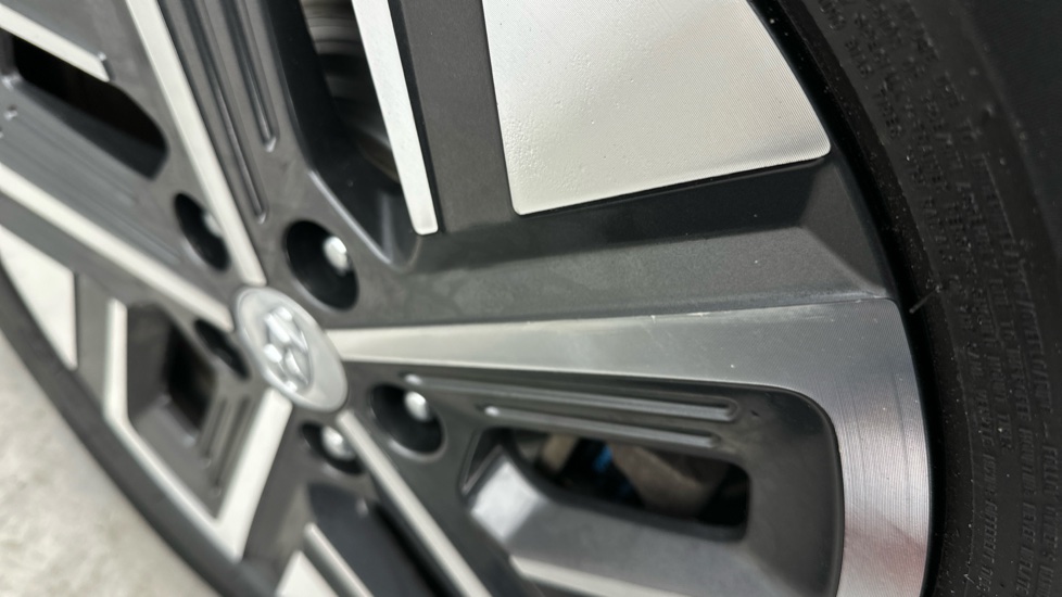 HYUNDAI KONA scratch