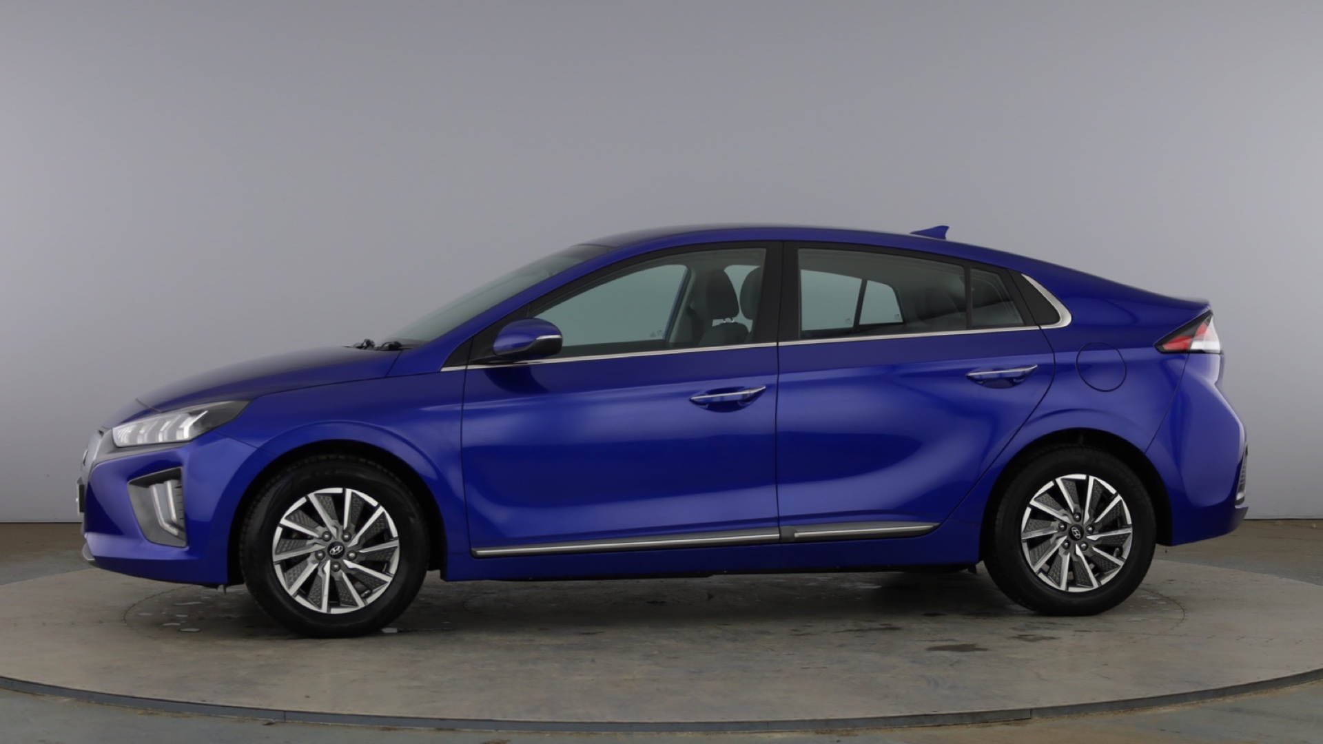 4060150 100kW Premium 38kWh 5dr Auto