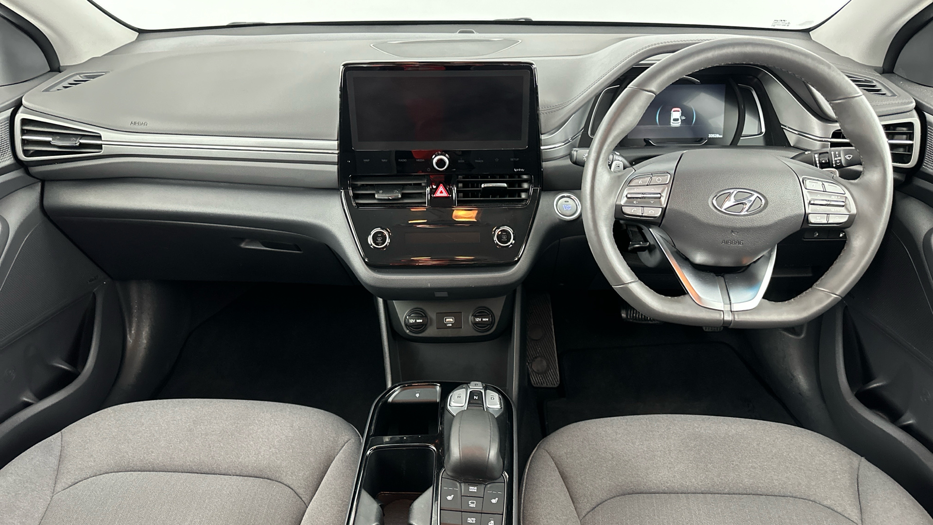 4060150 100kW Premium 38kWh 5dr Auto