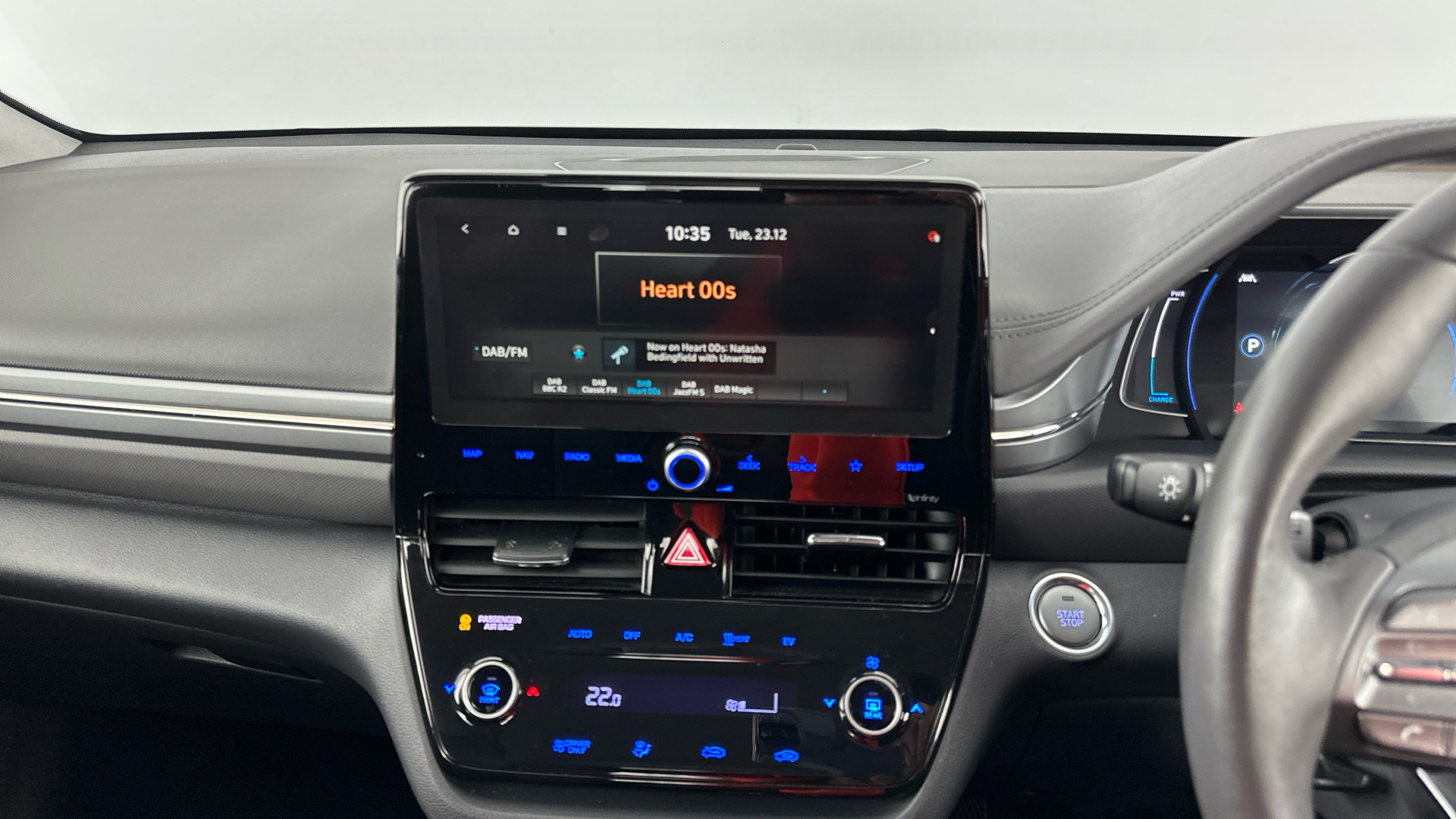 4060150 100kW Premium 38kWh 5dr Auto