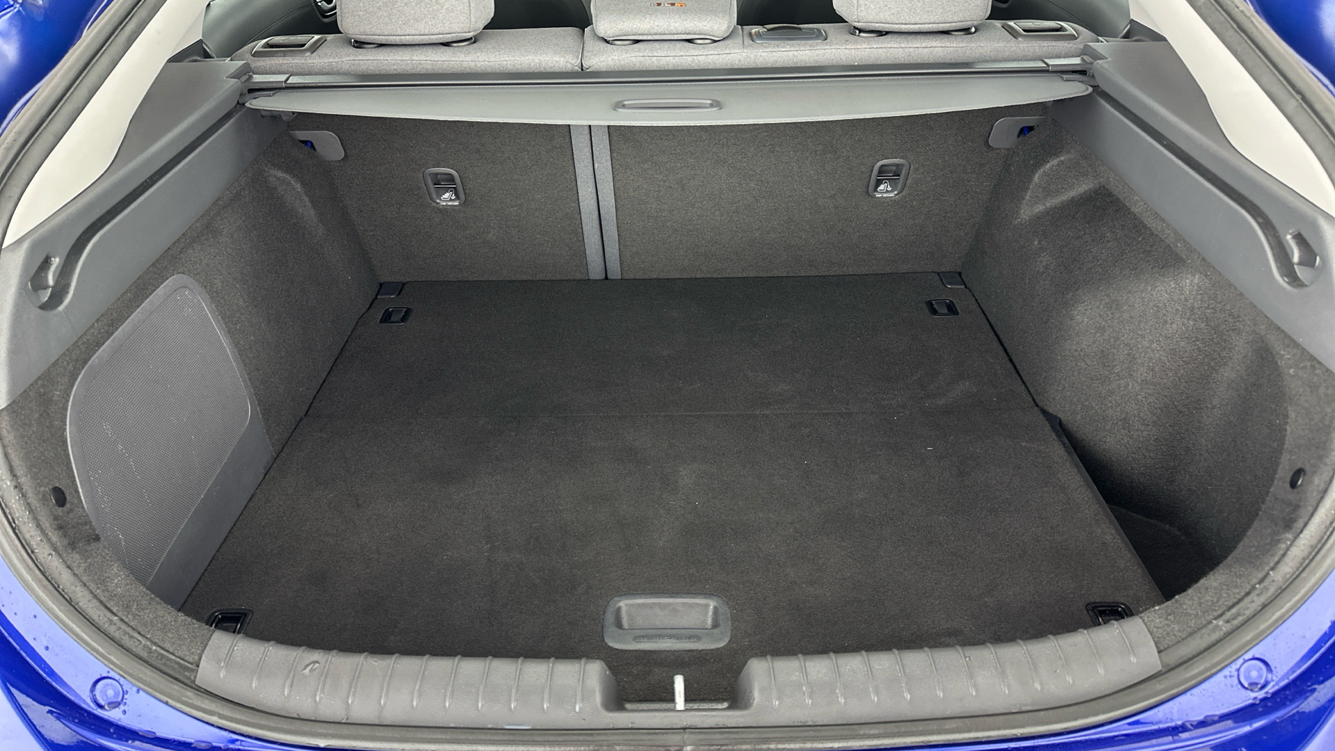 4060150 100kW Premium 38kWh 5dr Auto